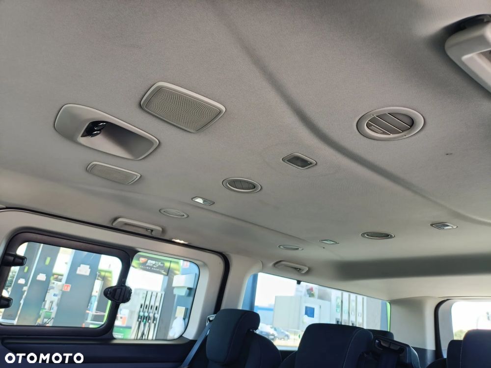 Ford Tourneo Custom - 8
