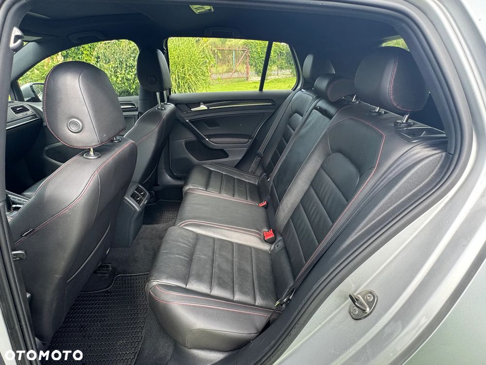 Volkswagen Golf VI 2.0 TSI GTI - 12