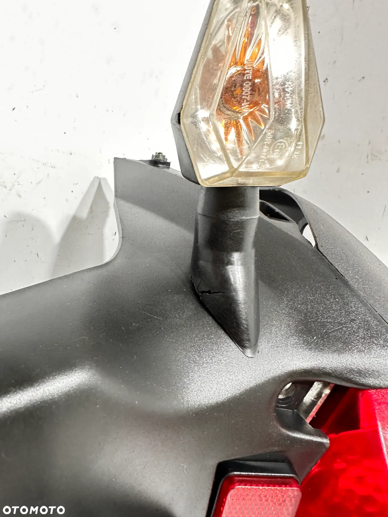 Lampa błotnik tył Sym Crox 50 - 6