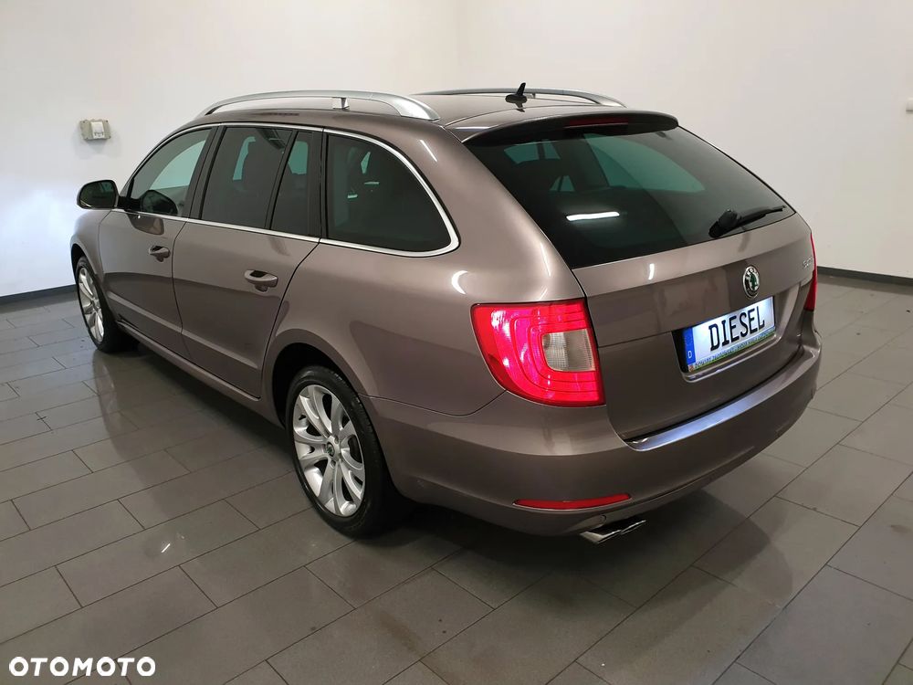 Skoda Superb 2.0 TDI Platinum - 4
