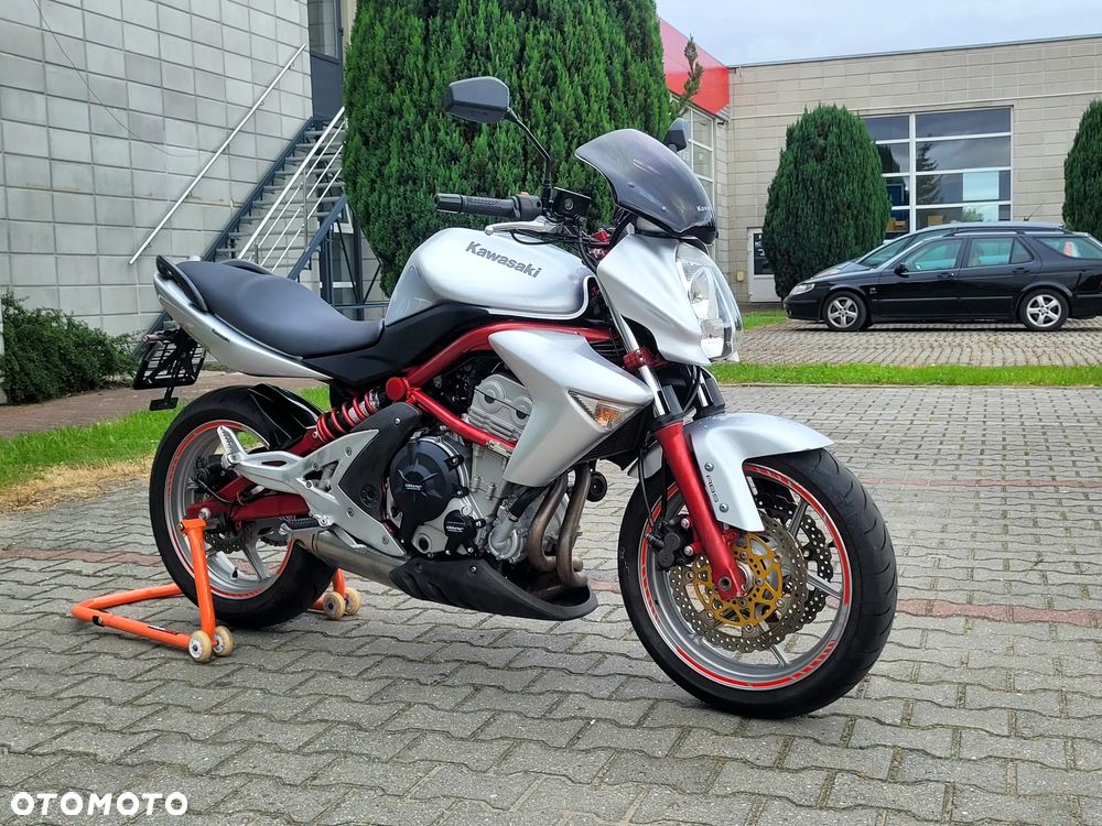 Kawasaki ER - 8