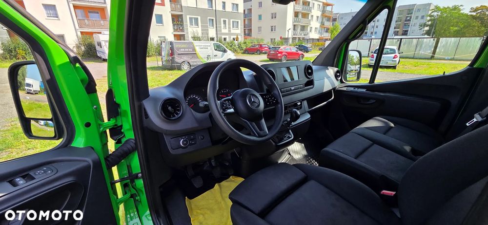Mercedes-Benz Sprinter 907.221 - 21