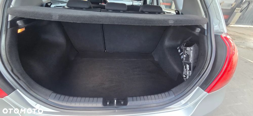 Kia Ceed 1.4 CVVT Dream-Team Edition - 29