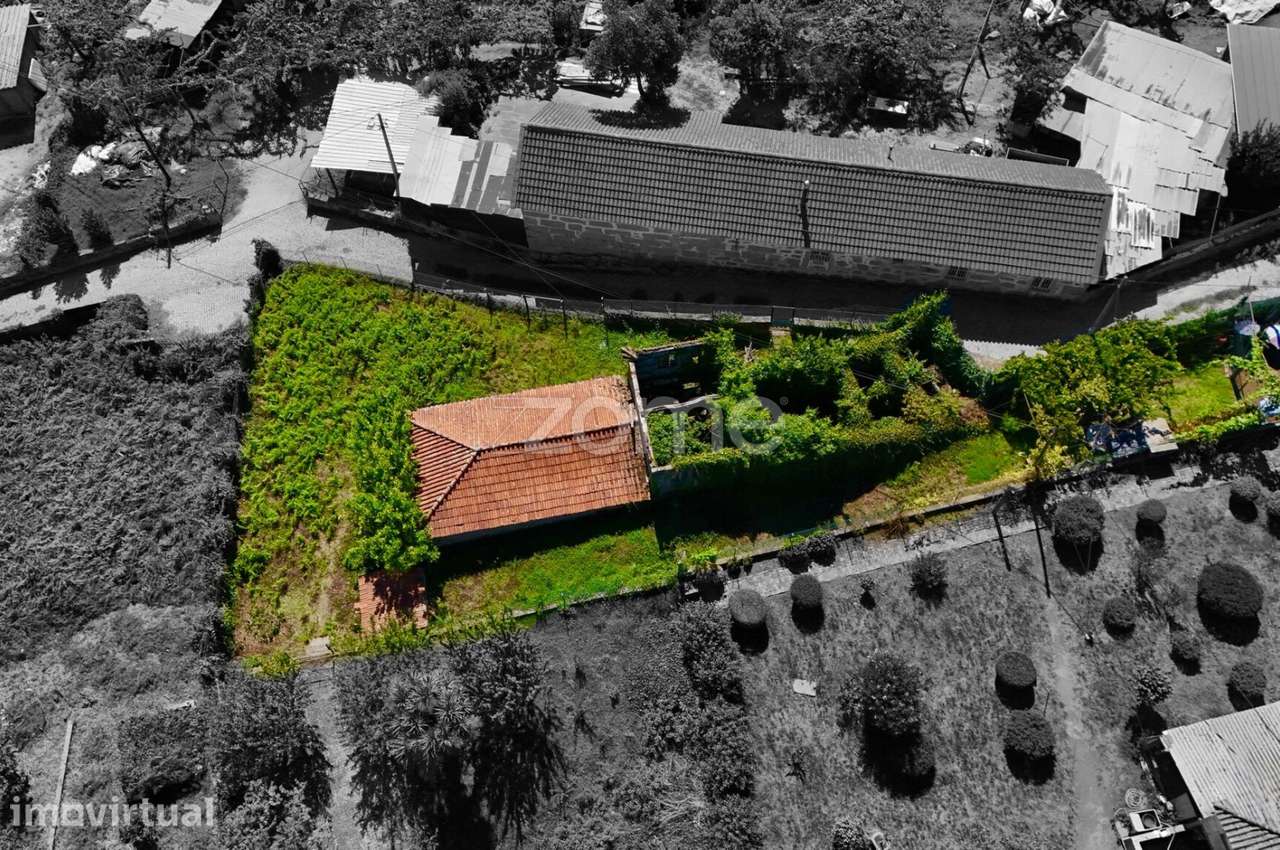 Moradia para Restauro em Ronfe | 655 m² de terreno