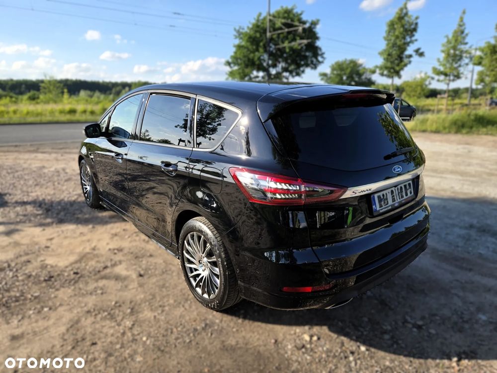 Ford S-Max - 17