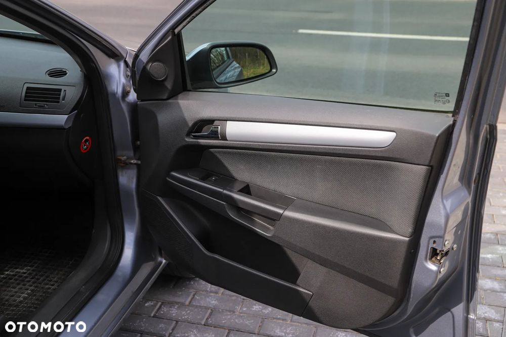 Opel Astra 1.6 Enjoy - 18