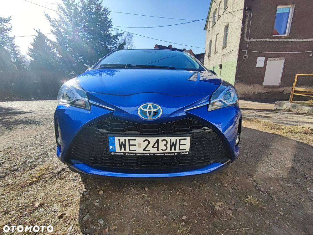 Toyota Yaris Hybrid 100 Selection - 6