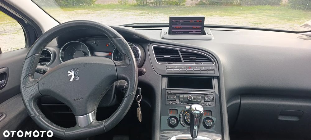 Peugeot 5008 - 16