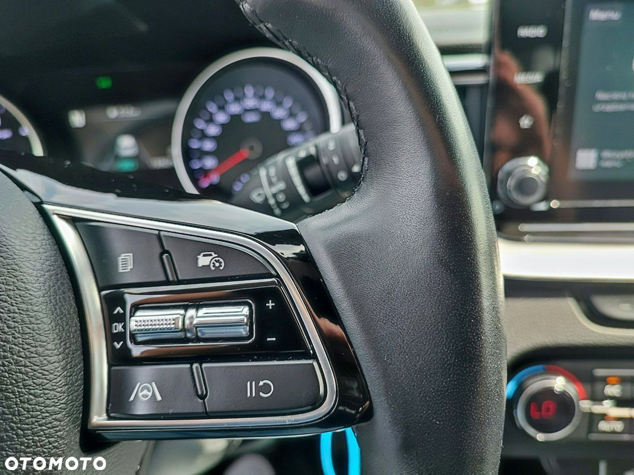 Kia Ceed - 12