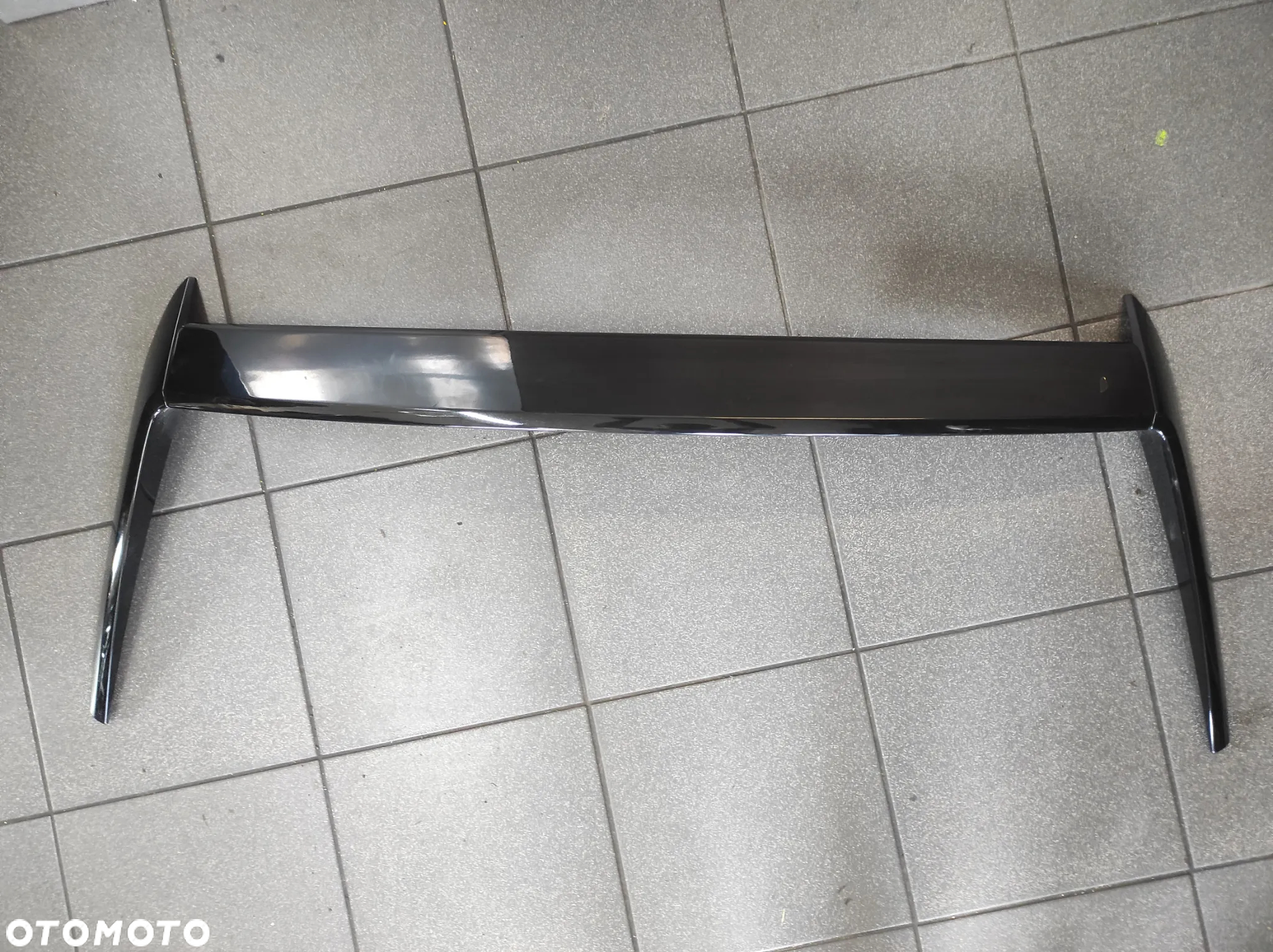 SPOJLER SPOILER LOTKA DASZEK TYLNEJ KLAPY OE VW POLO 5 6R BLUEMOTION 6R6827567 6R6805946 6R6805945 WYSYŁKA !!!! - 2