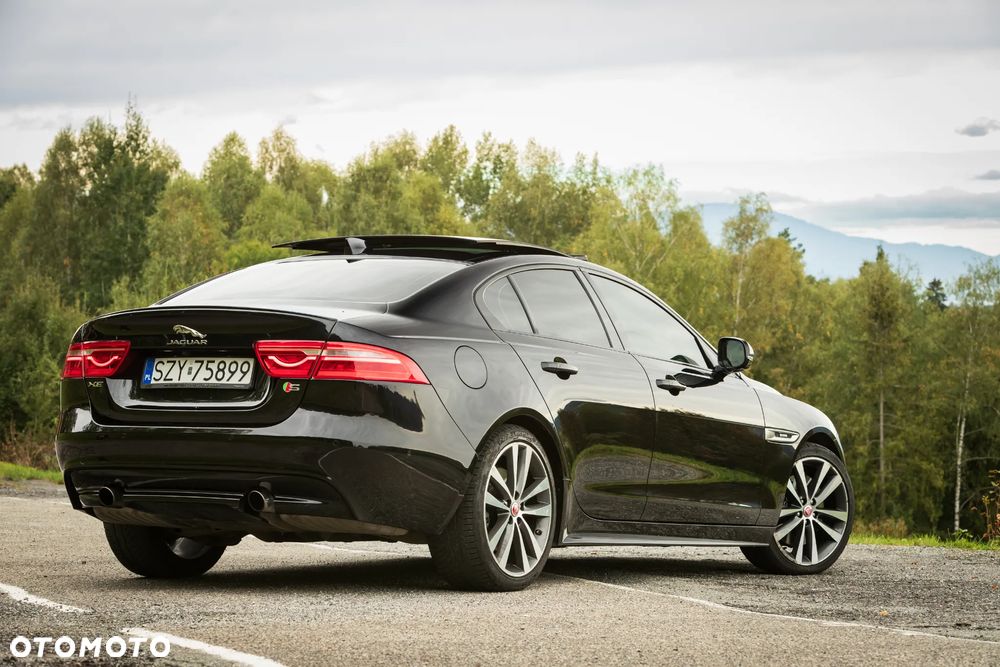 Jaguar XE S - 4