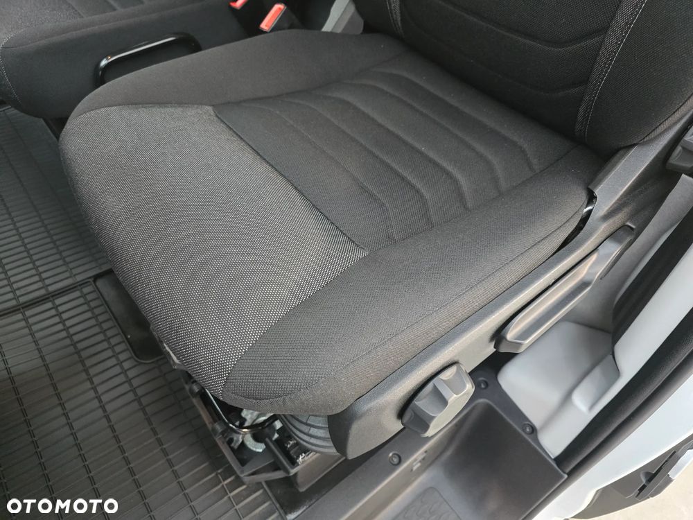 Iveco DAILY 35C16 / 50C16 KONTENER 8PALET WINDA DHOLLANDIA 750Kg 41Tyś km SERWIS ASO IVECO DO OSTATNIEGO Km STAN NOWY NOWY NOWY NA GWARANCJI BOGATA OPCJA WYPOSAŻENIA ASYSTENTY KIEROWCY TEMPOMAT KLIMA KAMERA COFANIA FOTEL KIEROWCY PNEŁMATYCZNY - 34
