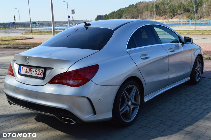 Mercedes-Benz CLA 200 AMG Line - 4