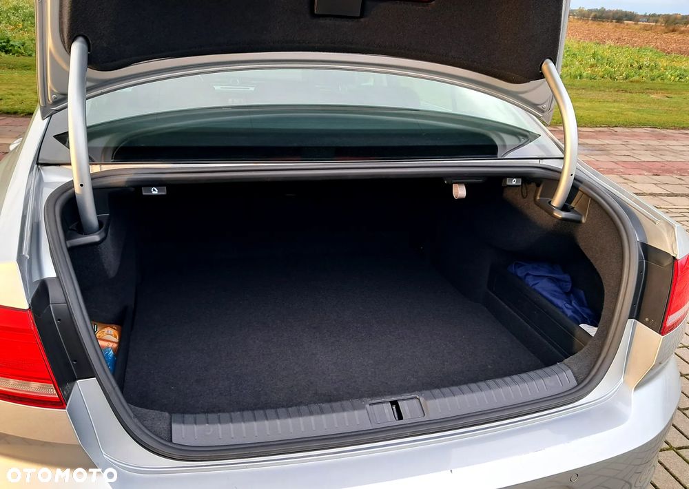 Volkswagen Passat 2.0 TDI BMT Comfortline - 22