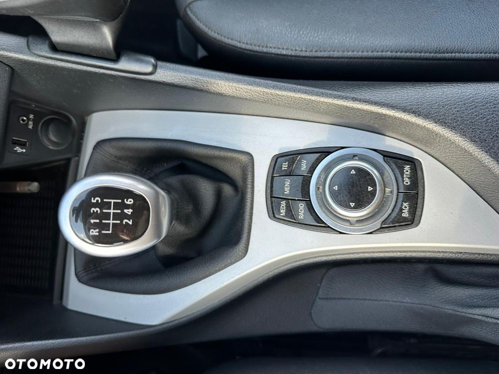 BMW X1 sDrive18d Sport Line - 22