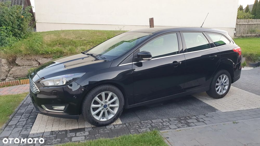 Ford Focus SW - 16