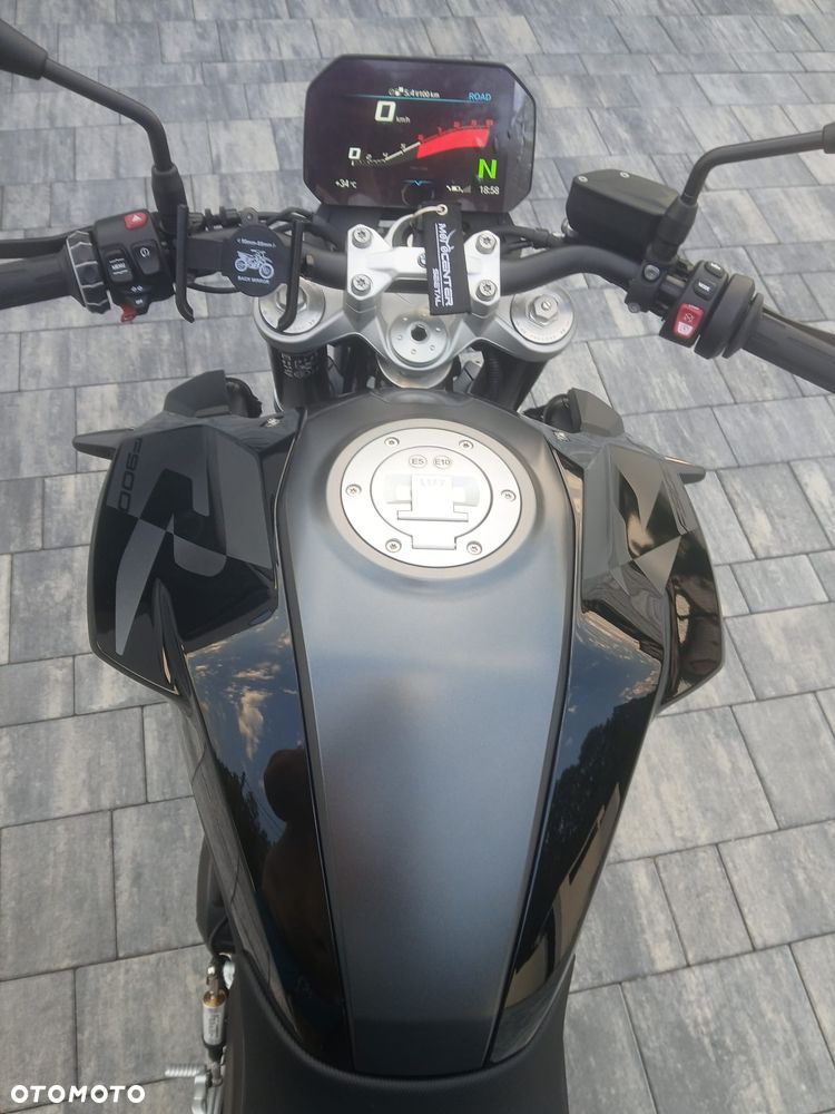 BMW F - 5
