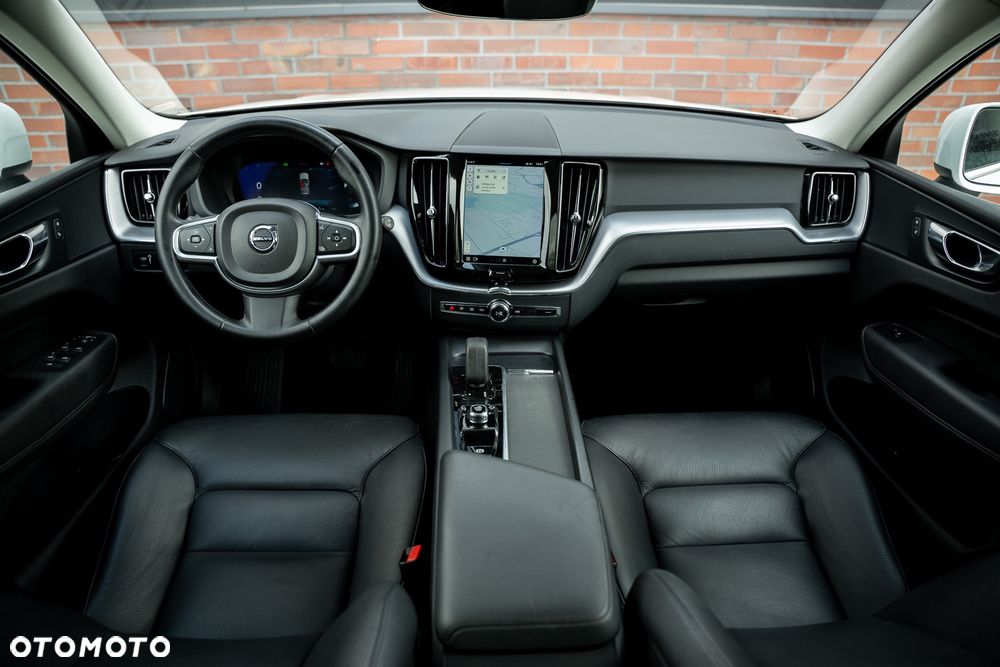 Volvo XC 60 B4 D Geartronic Momentum Pro - 5
