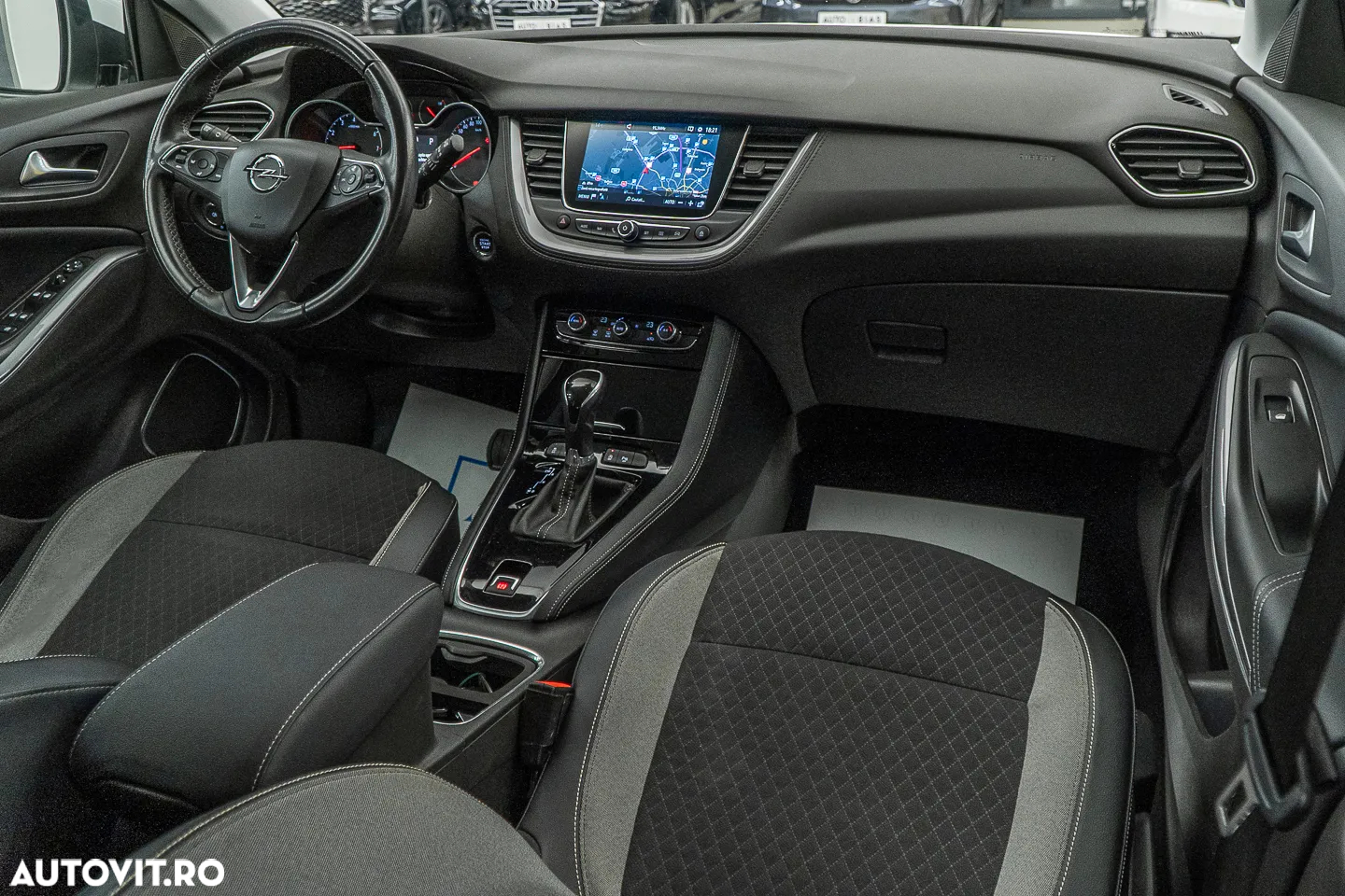 Opel Grandland X 1.2 Turbo START/STOP Innovation Aut. - 3