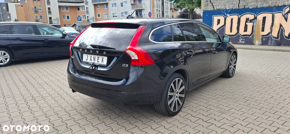Volvo V60 D3 Drive-E Momentum - 10