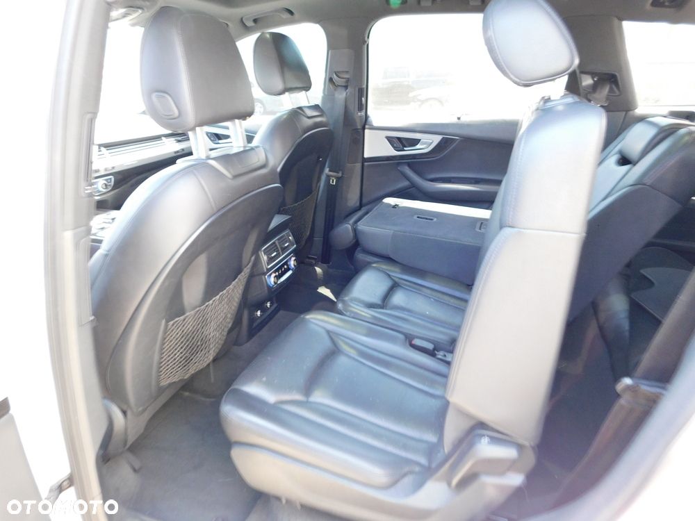 Audi Q7 - 32