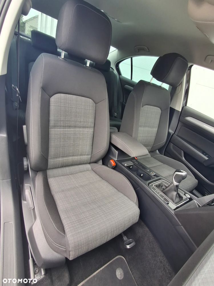 Volkswagen Passat 1.5 TSI EVO Business - 12