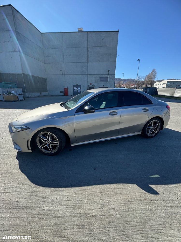 Mercedes-Benz A 180 d 7G-DCT AMG Line - 5