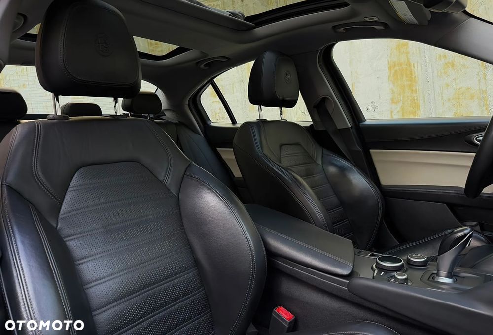 Alfa Romeo Giulia 2.0 Turbo Veloce Q4 - 11