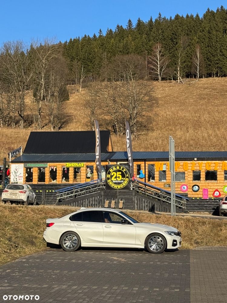 BMW Seria 3 320i xDrive M Sport - 22