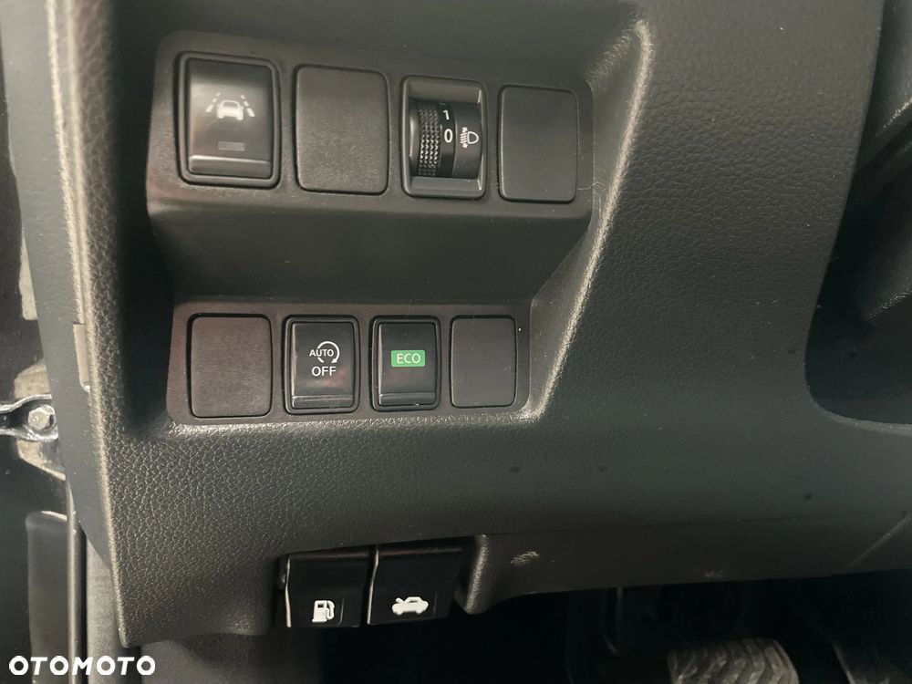 Nissan Qashqai 1.3 DIG-T N-Connecta DCT - 12
