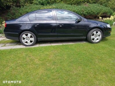 Volkswagen Passat 1.9 TDI Comfortline - 1