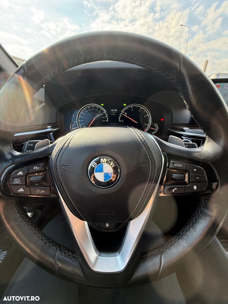 BMW Seria 5 520d AT - 11