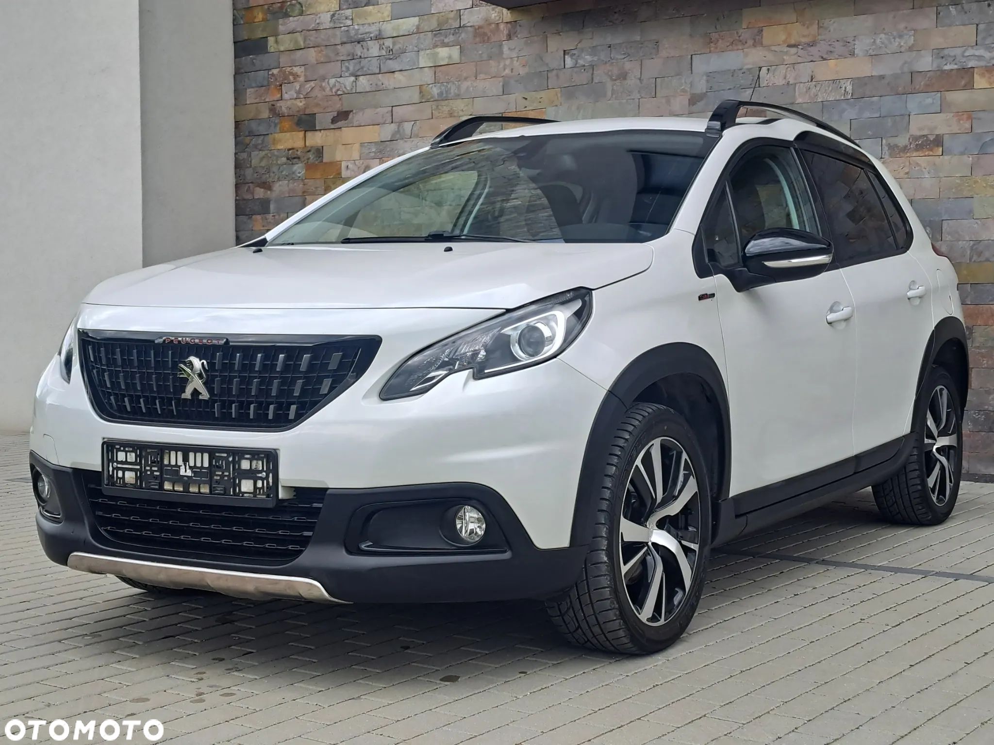 Peugeot 2008 1.2 Pure Tech Allure S&S EAT6 - 1
