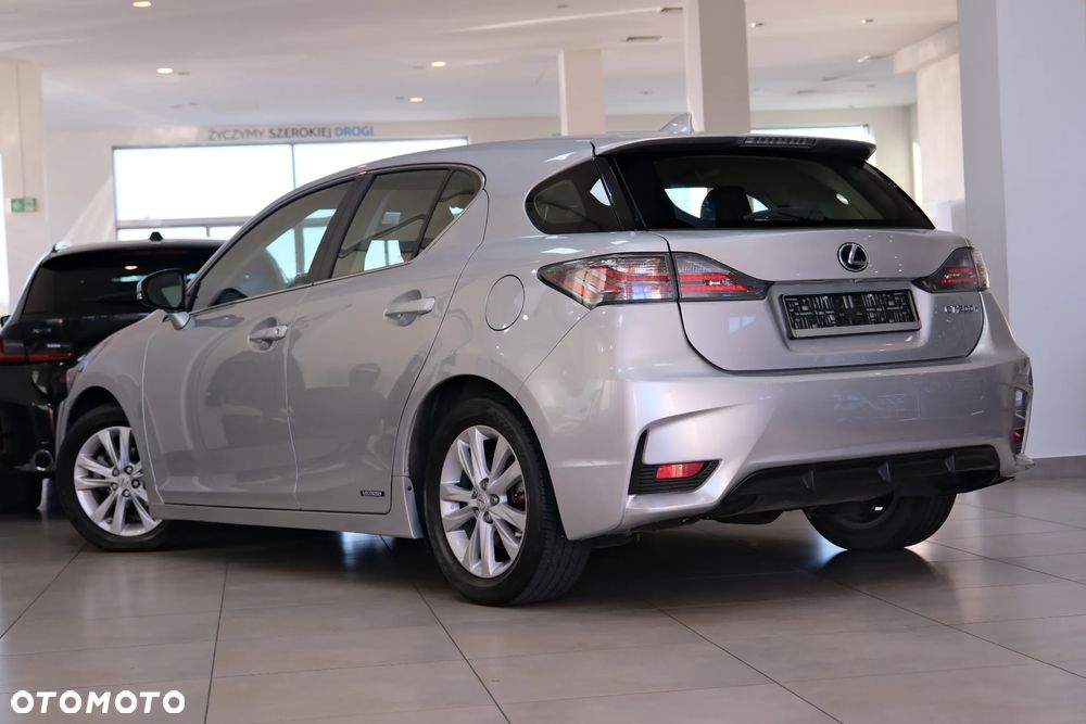Lexus CT - 15