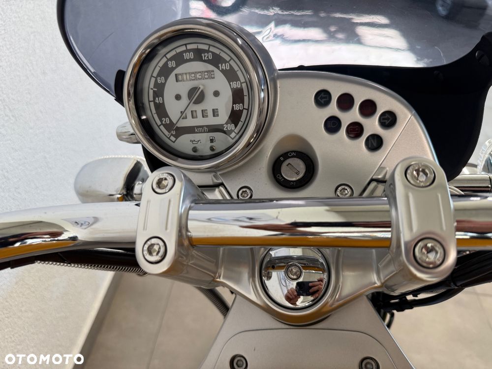 BMW R - 8