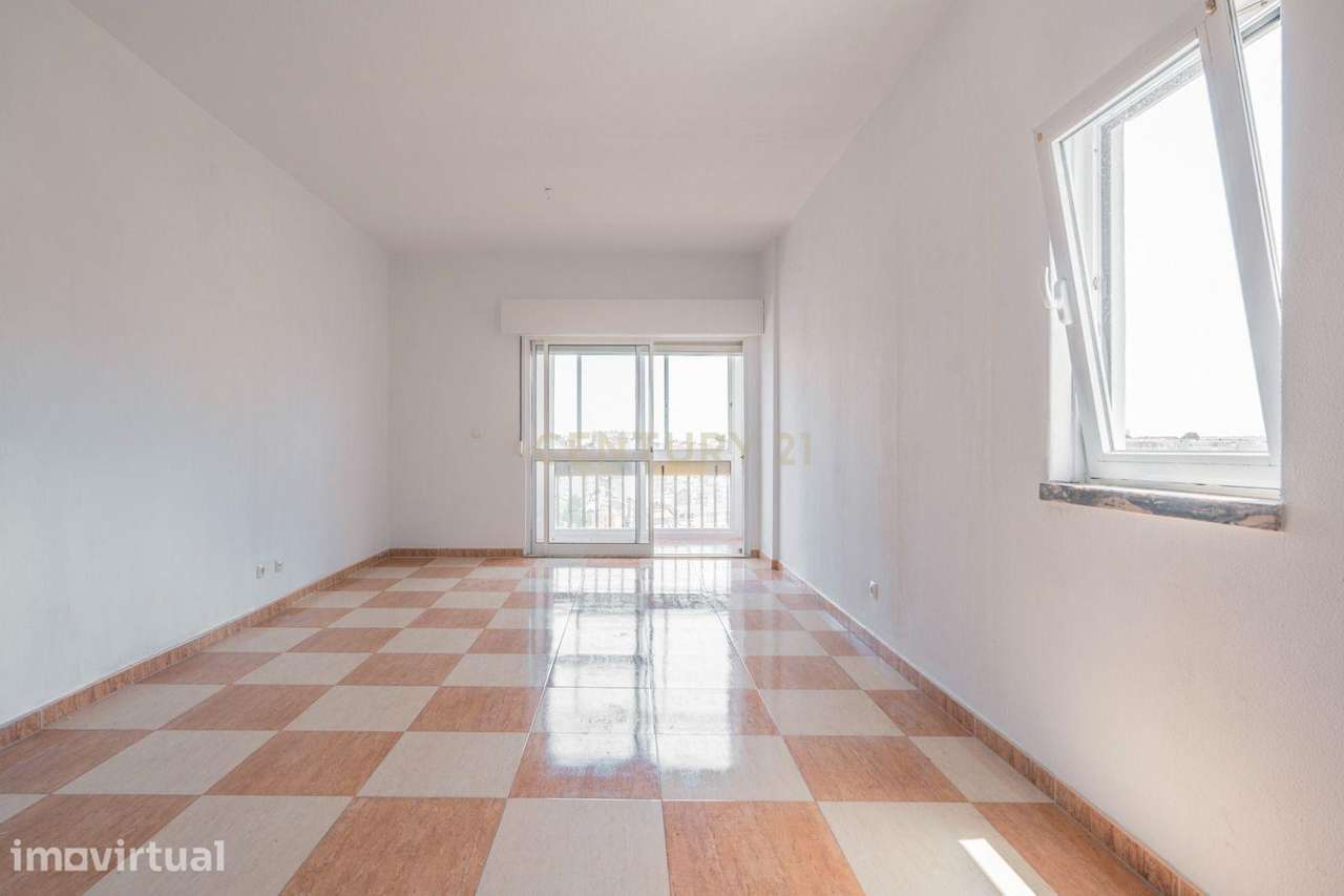 Apartamento T1 com Vista Panorâmica no Monte Abraão e cozinha equipada - Grande imagem: 3/26
