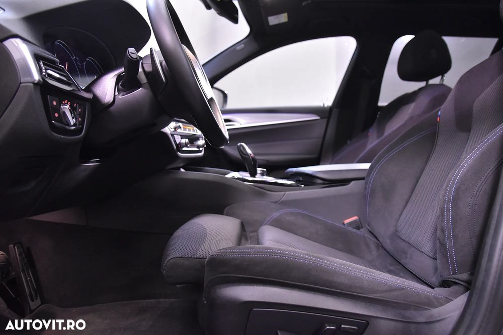 BMW Seria 5 530d xDrive Touring Aut. Sport Line - 24