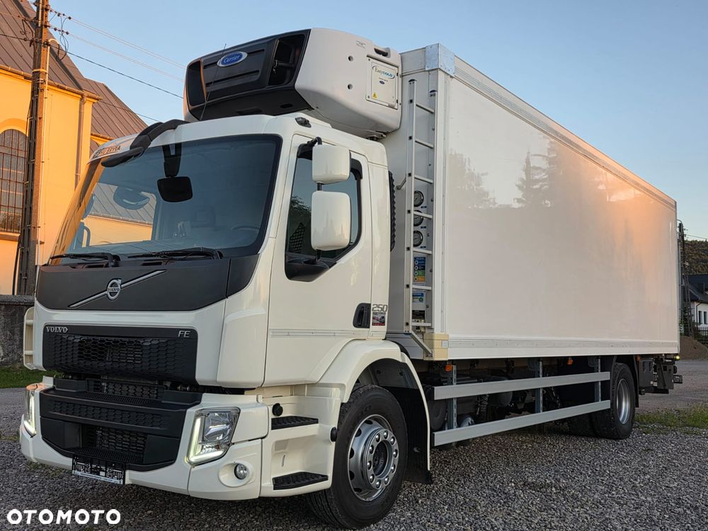 Volvo FE 250 / CHŁODNIA / WINDA / SPROWADZONY / 19 PALET  / E6 / STAN BARDZO DOBRY / AUTOMAT / CARIER SUPRA 1250 / CAŁY NA PODUSZKACH / - 8