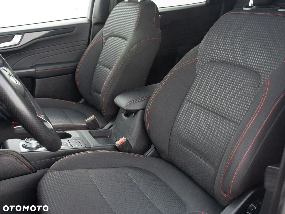 Ford Kuga - 12