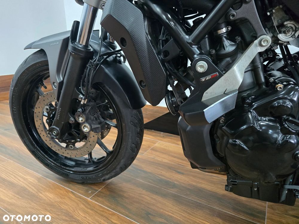Yamaha MT - 12