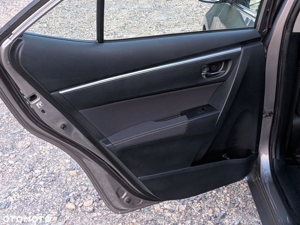 Toyota Corolla 1.6 Prestige EU6 - 27