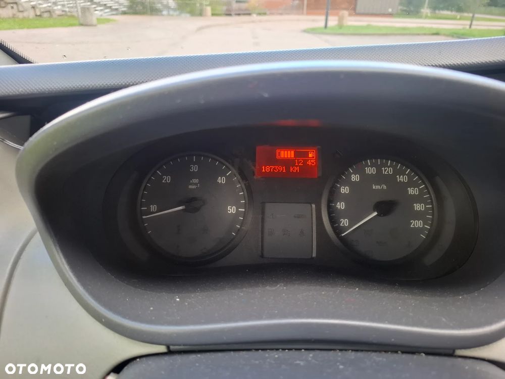 Opel Vivaro - 16
