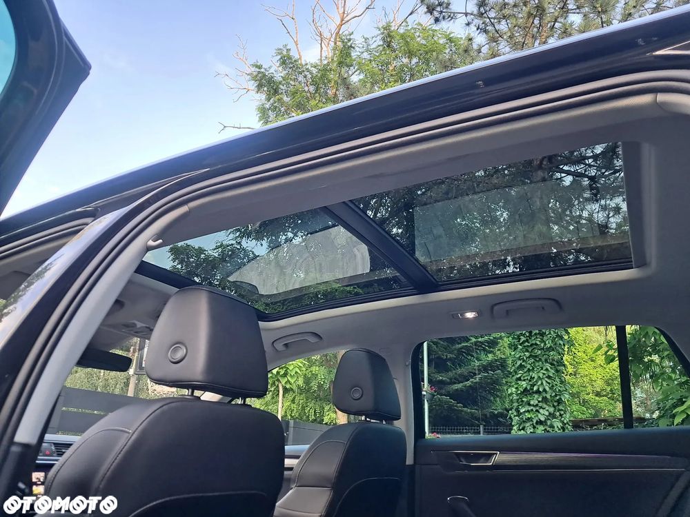 Skoda Superb 2.0 TDI DSG Premium Edition - 32