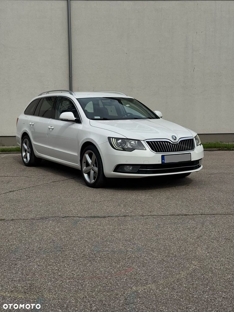 Skoda Superb 2.0 TDI Elegance DSG - 2