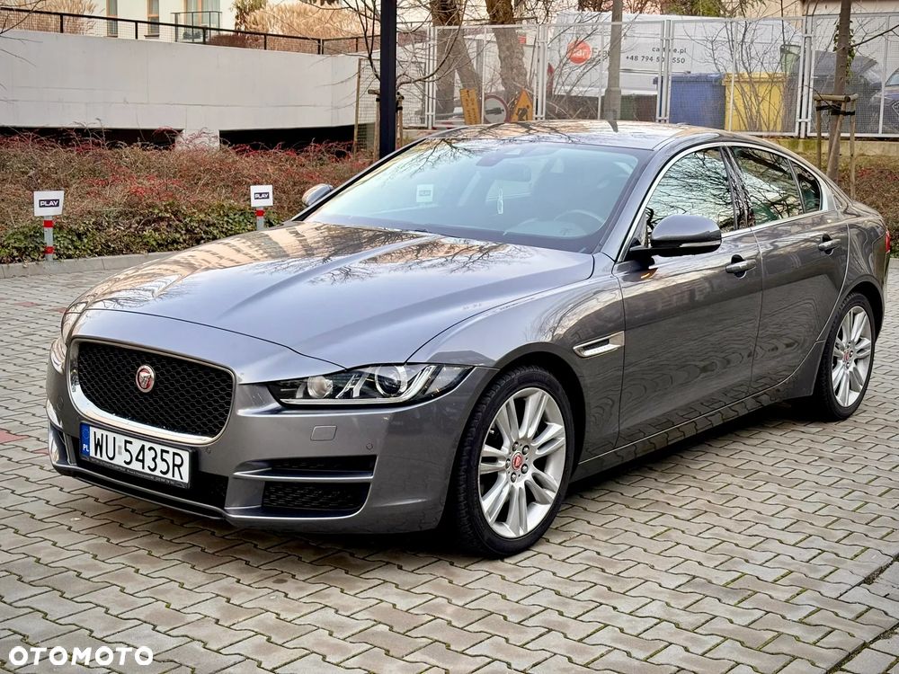 Jaguar XE 2.0 D Prestige - 1