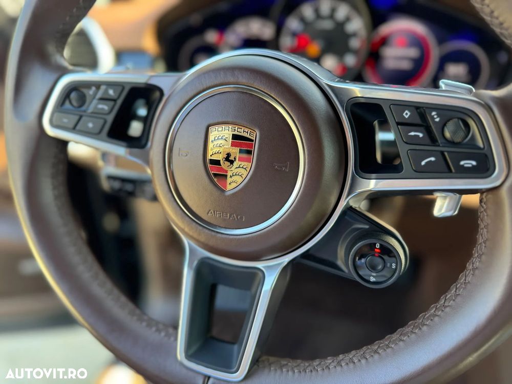 PORSCHE Cayenne 2022 — imagine 8