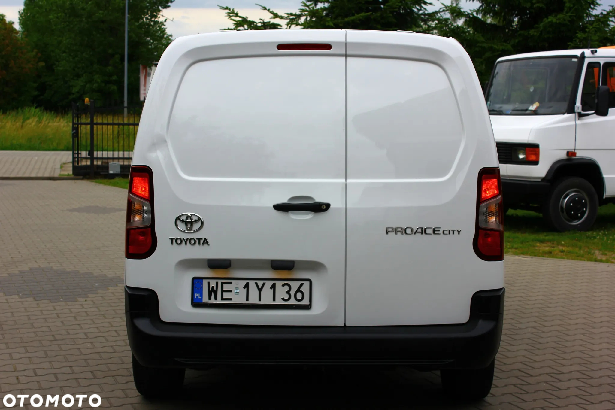 Toyota Proace City 1.5D-4D 102KM LONG L2  3 Osobowy Blaszak - 16