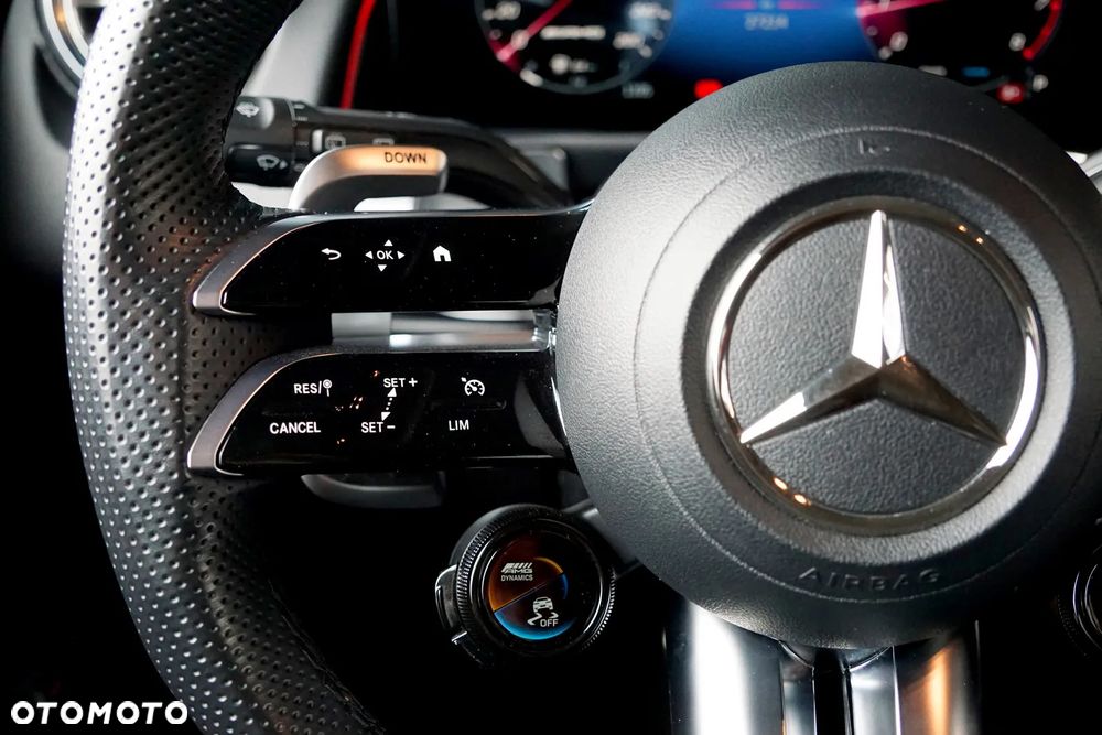 Mercedes-Benz GLB AMG 35 4Matic AMG Speedshift DCT 8G - 32