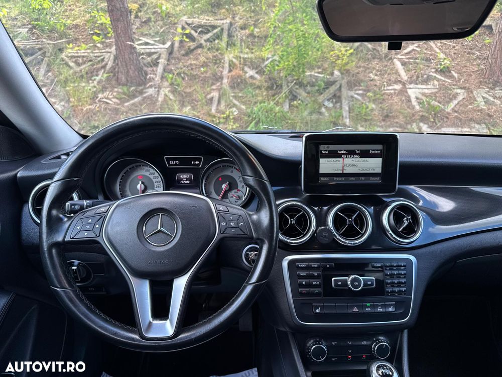 Mercedes-Benz CLA 180 BlueEfficiency Edition - 16