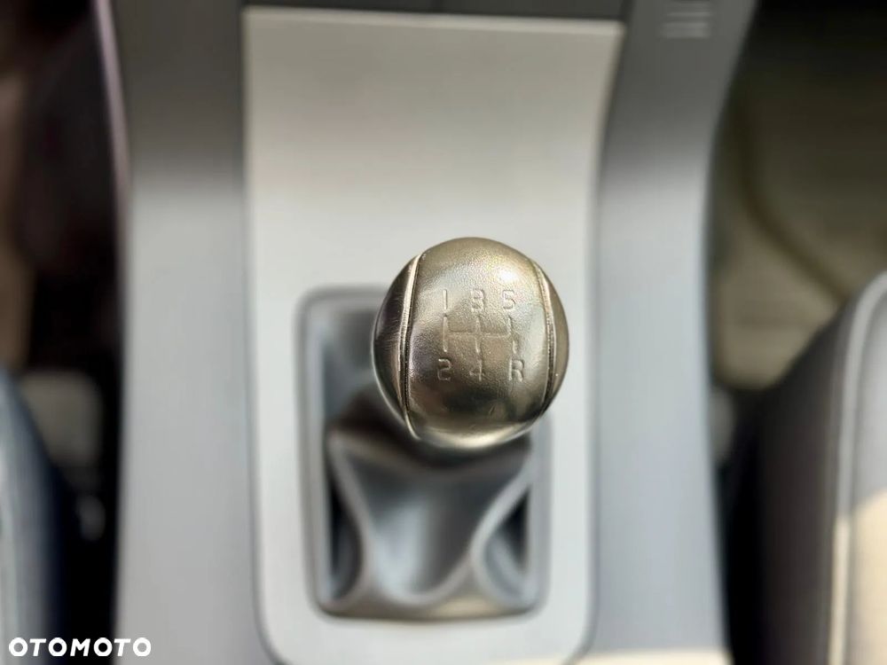 Volvo V70 2.0 Momentum - 26